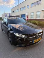 Mercedes-Benz A-Klasse A 180 3x AMG line 2020 Zwart, Auto's, Mercedes-Benz, 136 pk, 1280 kg, 4 cilinders, Alcantara