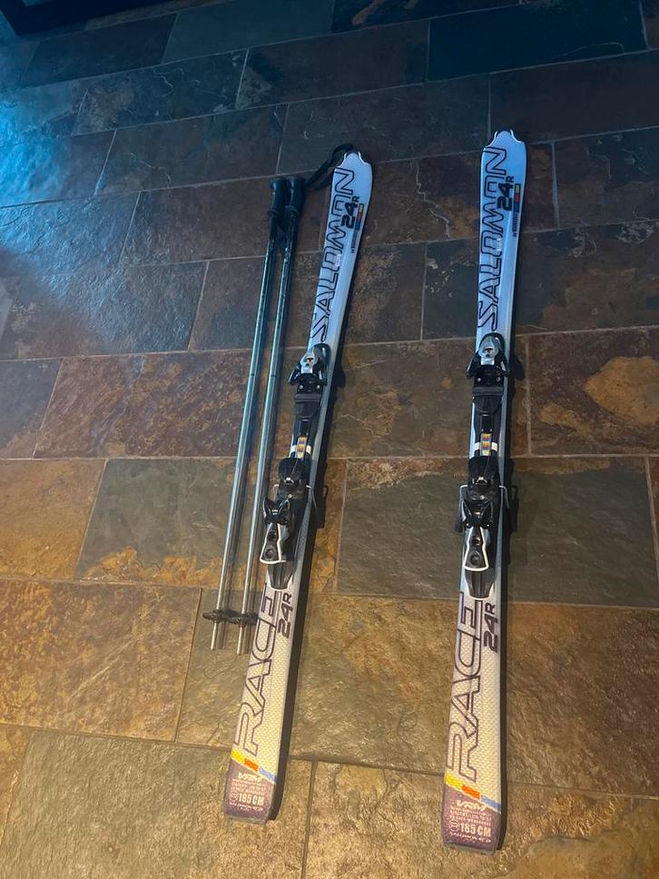 Salomon Race 24r Ski's met stokken, Sport en Fitness, Skiën en Langlaufen, Gebruikt, Ski's, Skiën, Salomon, Carve, 160 tot 180 cm