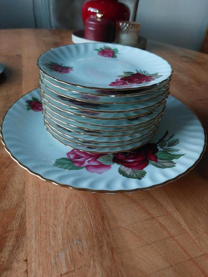 Vintage Borden met Rozenmotief, Antiek en Kunst, Antiek | Servies los, Ophalen of Verzenden
