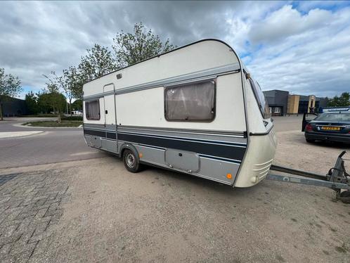 Fendt 495 a caravan met luifel, Caravans en Kamperen, Caravans, Particulier, tot en met 4, Rondzit, Fendt, Luifel, Ophalen of Verzenden