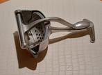 Vintage Hand Citruspers, alu, Huis en Inrichting, Keuken | Keukenbenodigdheden, Ophalen of Verzenden, Gebruikt