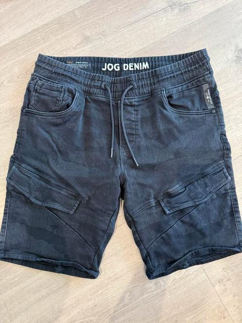 C&A zwarte korte jeansbroek maat L, Kleding | Heren, Broeken en Pantalons, Zo goed als nieuw, Maat 52/54 (L), Zwart, Ophalen of Verzenden