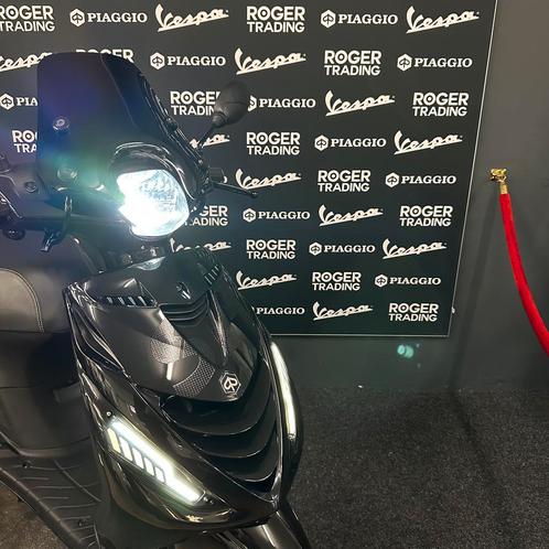 Piaggio Zip 50 4T 2V Glans zwart 2017 NIEUW!! 1.205KM, Fietsen en Brommers, Snorfietsen en Snorscooters, Zo goed als nieuw, Piaggio
