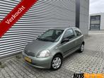 Toyota Yaris 1.0 VVT-i Idols MMT Automaat Airco Nieuwe APK, Gebruikt, 4 cilinders, 400 kg, Metallic lak