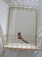 Gouden wandspiegel met plank en rek, Huis en Inrichting, Woonaccessoires | Spiegels, 100 tot 150 cm, Ophalen of Verzenden, Zo goed als nieuw