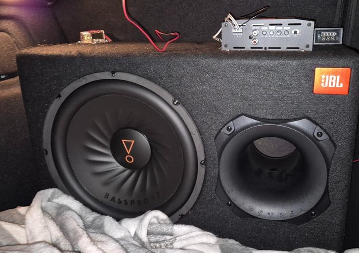 JBL BassPro 12, versterker en speakers.  Complete set!, Auto diversen, Autospeakers, Zo goed als nieuw, Ophalen