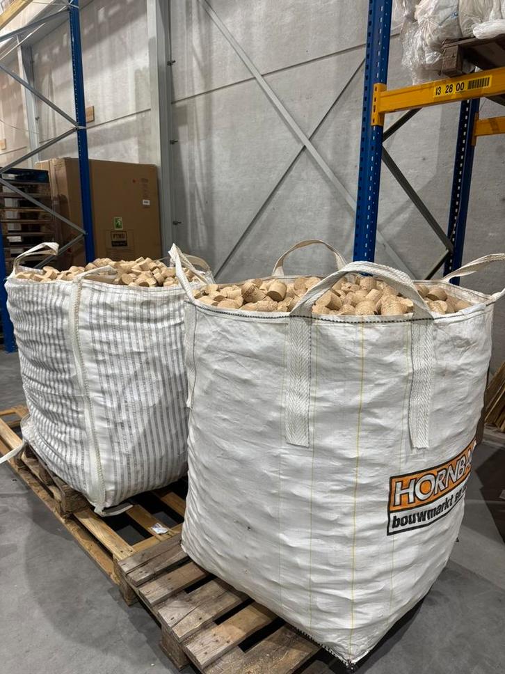 Haardhout Eiken briketten big bag *tijdelijke actieprijs!, Tuin en Terras, Haardhout, Blokken, Eikenhout, Minder dan 3 m³, Ophalen
