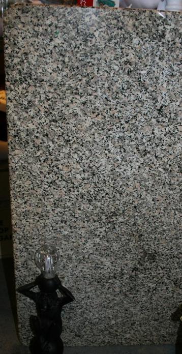 Grote grijs-roze granieten plaat - keukenblad bieden va €160 beschikbaar voor biedingen