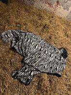 Zebra vliegendeken met hals en buikflap - maat 155, Ophalen of Verzenden, Zo goed als nieuw