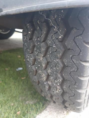 Dichte aanhanger te koop beschikbaar voor biedingen