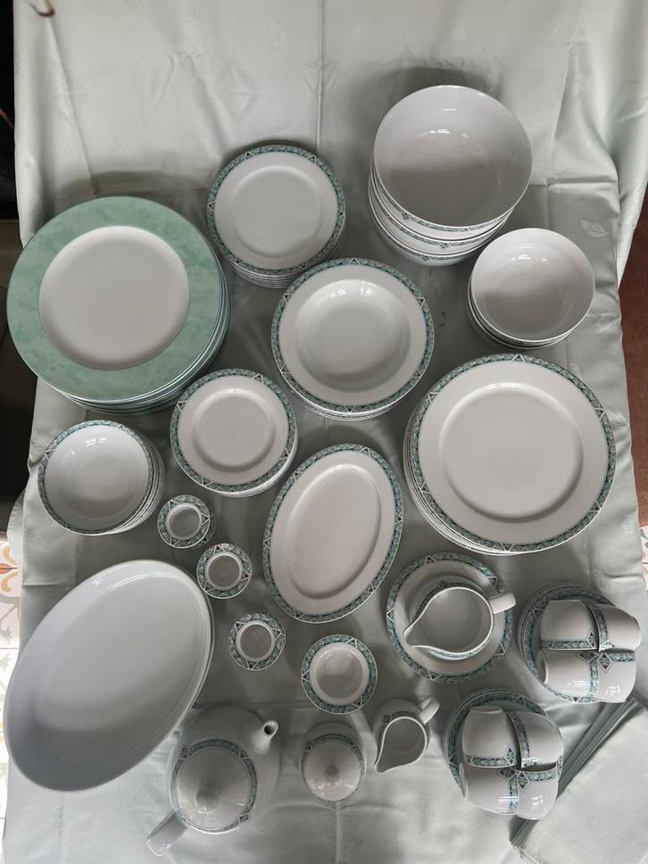 Compleet Arzberg servies, Huis en Inrichting, Keuken | Servies, Zo goed als nieuw, Overige stijlen, Aardewerk, Ophalen