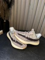 Beige yeezys, Kleding | Dames, Schoenen, Beige, Ophalen of Verzenden, Sneakers of Gympen