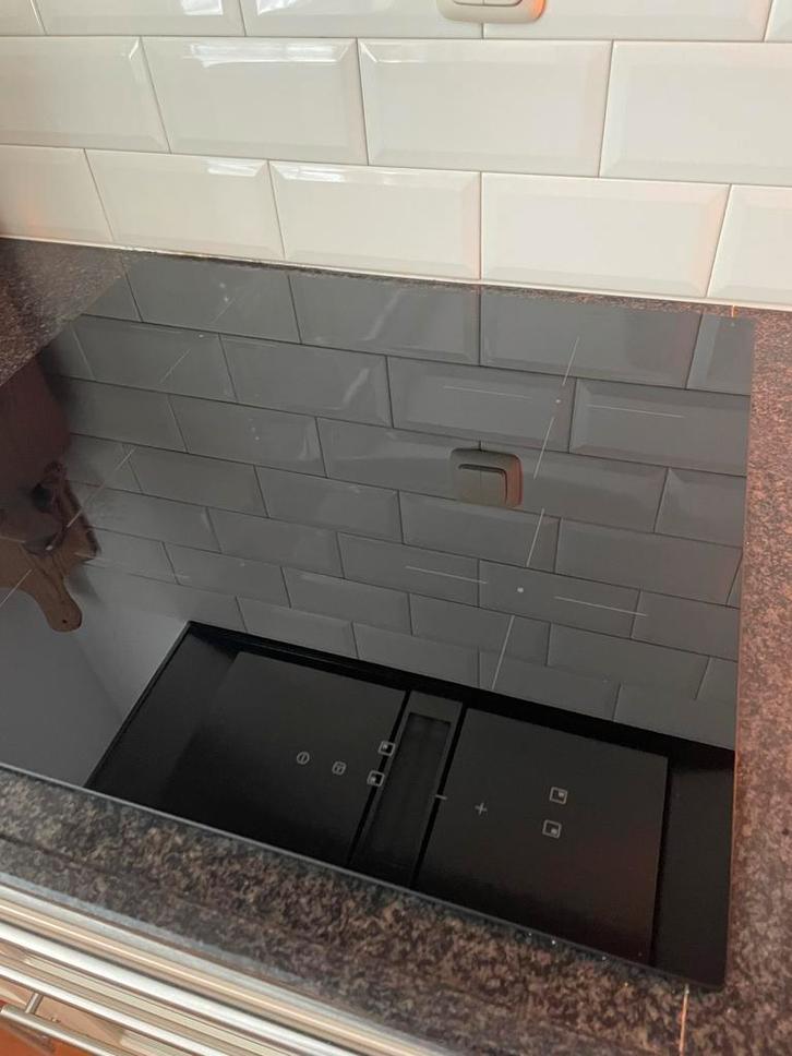 Zwarte IKEA Vilsta 300 Inductiekookplaat - 59 cm, Witgoed en Apparatuur, Kookplaten, Zo goed als nieuw, Inbouw, Inductie, 4 kookzones