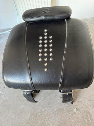Harley Davidson Topkoffer met Tour Pack mount rack beschikbaar voor biedingen