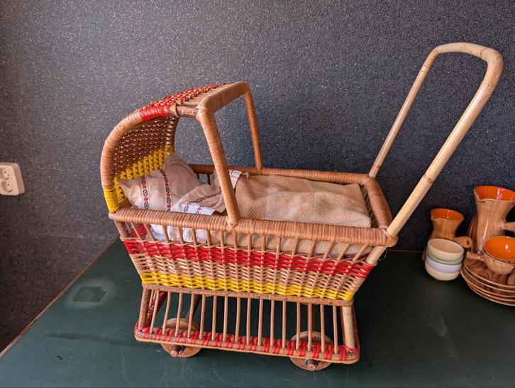 Vintage Rotan Poppenwagen, Antiek en Kunst, Antiek | Speelgoed, Ophalen