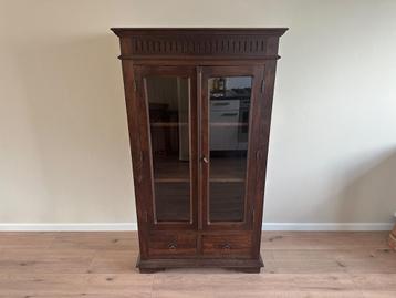 Vintage Houten Vitrinekast / buffetkast  beschikbaar voor biedingen