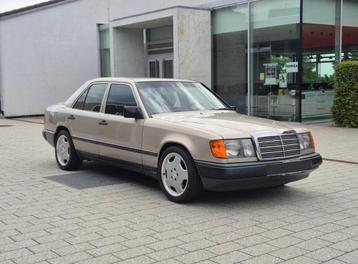 Mercedes-Benz 260E Automaat Nette staat - Rijk uitgerust beschikbaar voor biedingen