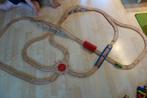 Houten treinspoor compleet met treinen en wagons, Kinderen en Baby's, Speelgoed | Houten speelgoed, Ophalen of Verzenden, Gebruikt