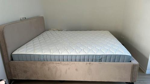 Tweepersoons Bed inclusief matras, Huis en Inrichting, Slaapkamer | Bedden, Zo goed als nieuw, Tweepersoons, 180 cm, 200 cm, Stof