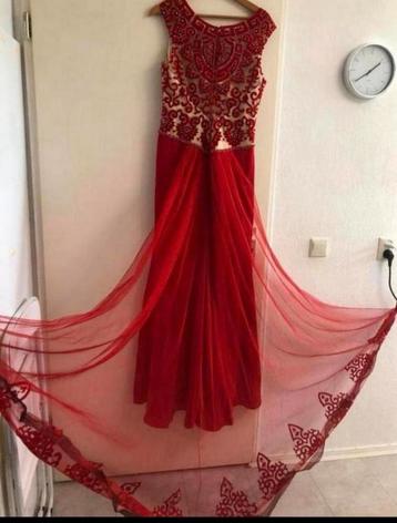 Rode Galajurk - Maat 40 - Zo goed als nieuw! beschikbaar voor biedingen