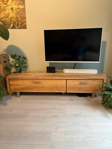 Mooi houten Tv Meubel van Xooon beschikbaar voor biedingen