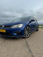 Volkswagen Golf 1.0 TSI R-Line 110pk 5D 2018 Blauw, Auto's, Stof, Blauw, Origineel Nederlands, Handgeschakeld