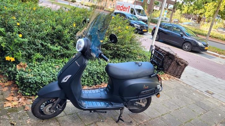 Electrische Scooter e sourini, Fietsen en Brommers, Snorfietsen en Snorscooters, Gebruikt, Overige merken, Elektrisch, Ophalen