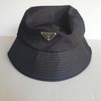 Prada bucket hat- zo goed als nieuw, Kleding | Dames, Hoeden en Petten, Prada, Hoed, Onbekend, Ophalen of Verzenden