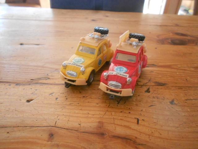 McToys - twee stuks Citroën 2CV, Hobby en Vrije tijd, Modelauto's | Overige schalen, Zo goed als nieuw, Auto, Ophalen of Verzenden