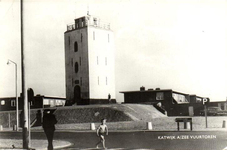 Katwijk a/Zee, Vuurtoren - volk - ongelopen, Verzamelen, Ansichtkaarten | Nederland, Ongelopen, Zuid-Holland, Voor 1920, Ophalen of Verzenden