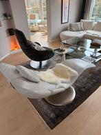 2 Natuzzi design sofa's, Huis en Inrichting, Ophalen, Natuzzi Design. Beiden 360 graden ronddraaiend. RVS voet., Leer, Zo goed als nieuw