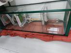 Vitrine kast, Ophalen, 50 tot 100 cm, Zo goed als nieuw, Metaal