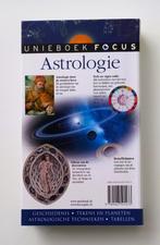 Unieboek Focus Astrologie -Julia & Derek Parker 1e druk 2008, Boeken, Astrologie, Ophalen of Verzenden, Zo goed als nieuw