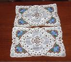 2 keurige vintage kleedje met naaiwerk nr.1, Antiek en Kunst, Curiosa en Brocante, Ophalen of Verzenden