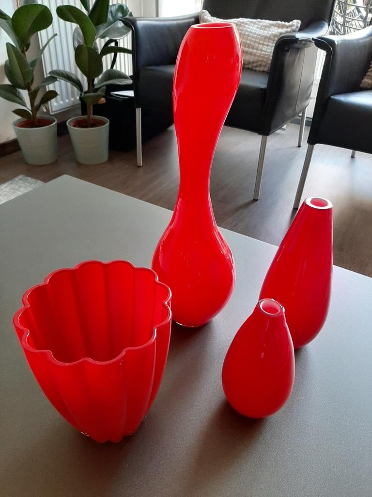 Rode glazen vazen en bloempot - set van 4, Ophalen of Verzenden, Minder dan 50 cm, Rood, Glas