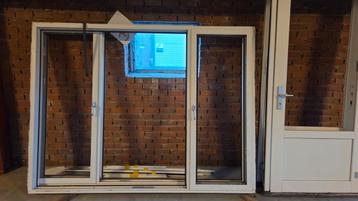 Kunststof Kozijn met Houtnerf, 241.5x182.5 cm beschikbaar voor biedingen