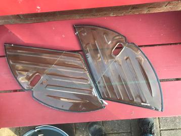 Originele Spartamet jasbeschermers beschikbaar voor biedingen