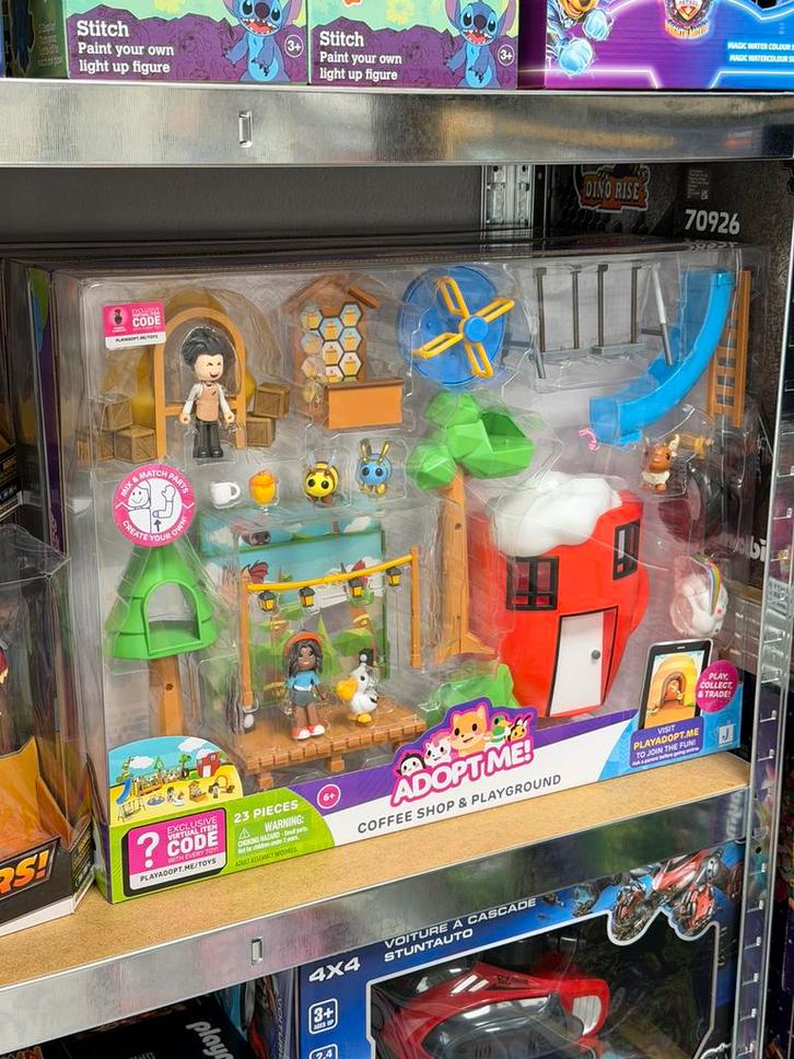 Adopt me! Coffeeshop Cafe Speeltuin Deluxe Speelset 23-delig, Kinderen en Baby's, Speelgoed | Poppen, Nieuw, Overige typen, Ophalen of Verzenden