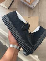 Clarks Torhill Lo Black Suede – Maat 46 (Nieuw in doos), Zwart, Nieuw, Clarks, Ophalen of Verzenden