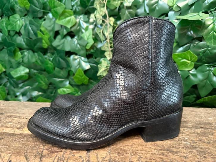 Bijna Nieuwe laars van Old Gringo maat 37,5, Kleding | Dames, Schoenen, Zo goed als nieuw, Lage of Enkellaarzen, Zwart, Ophalen of Verzenden