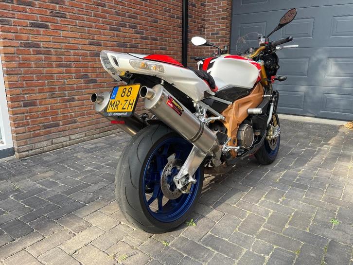 APRILIA TUONO FACTORY 2007 LAGE KM STAND!!!, Motoren, Motoren | Aprilia, Particulier, Naked bike, meer dan 35 kW, 2 cilinders