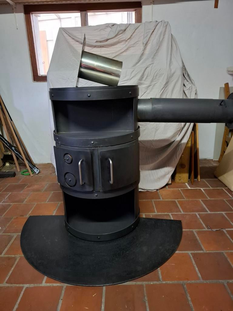 Smeedijzeren Houtkachel - Diameter 55cm, Hoogte 98cm, Ophalen
