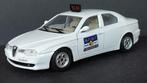 Alfa Romeo 156 Taxi 1:24 Bburago Burago Pol, Hobby en Vrije tijd, Modelauto's | 1:24, Ophalen of Verzenden, Zo goed als nieuw
