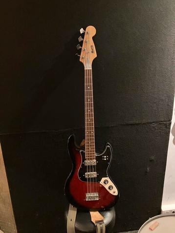 Vintage Morris bass beschikbaar voor biedingen