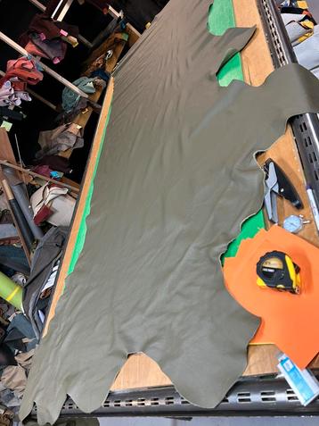 Camouflage soldaat groen halve huid 1,5 mm dikte soepel beschikbaar voor biedingen