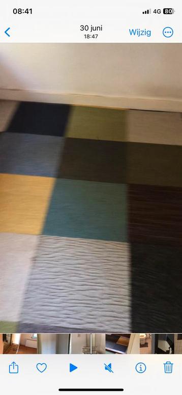 Tapijttegels beschikbaar voor biedingen
