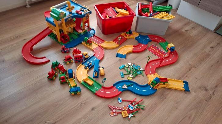 Wader auto garage met wegdelen....., Kinderen en Baby's, Speelgoed | Speelgoedvoertuigen, Ophalen