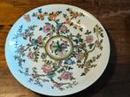 Chinees porselein bord 34.5 cm handbeschilderd, Antiek en Kunst, Antiek | Porselein, Ophalen of Verzenden