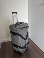 Kipling Travel case/koffer with 4 wheels-very Good condition, Sieraden, Tassen en Uiterlijk, Koffers, Uitschuifbare handgreep
