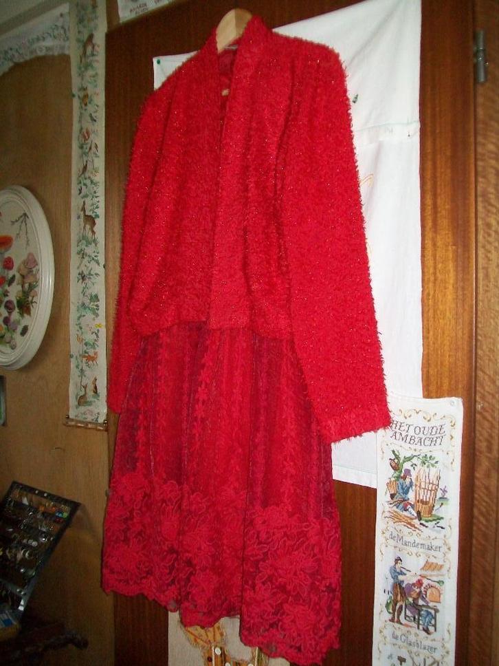 dames jurk rood kant m M/L rood vest m38, Kleding | Dames, Jurken, Zo goed als nieuw, Maat 38/40 (M), Rood, Knielengte, Ophalen of Verzenden
